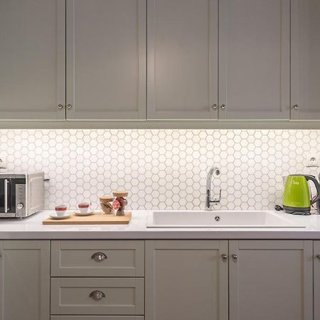 Pame Rentals - 2Bd & 2Ba Home, 4 Min To Acropolis Атина Екстериор снимка