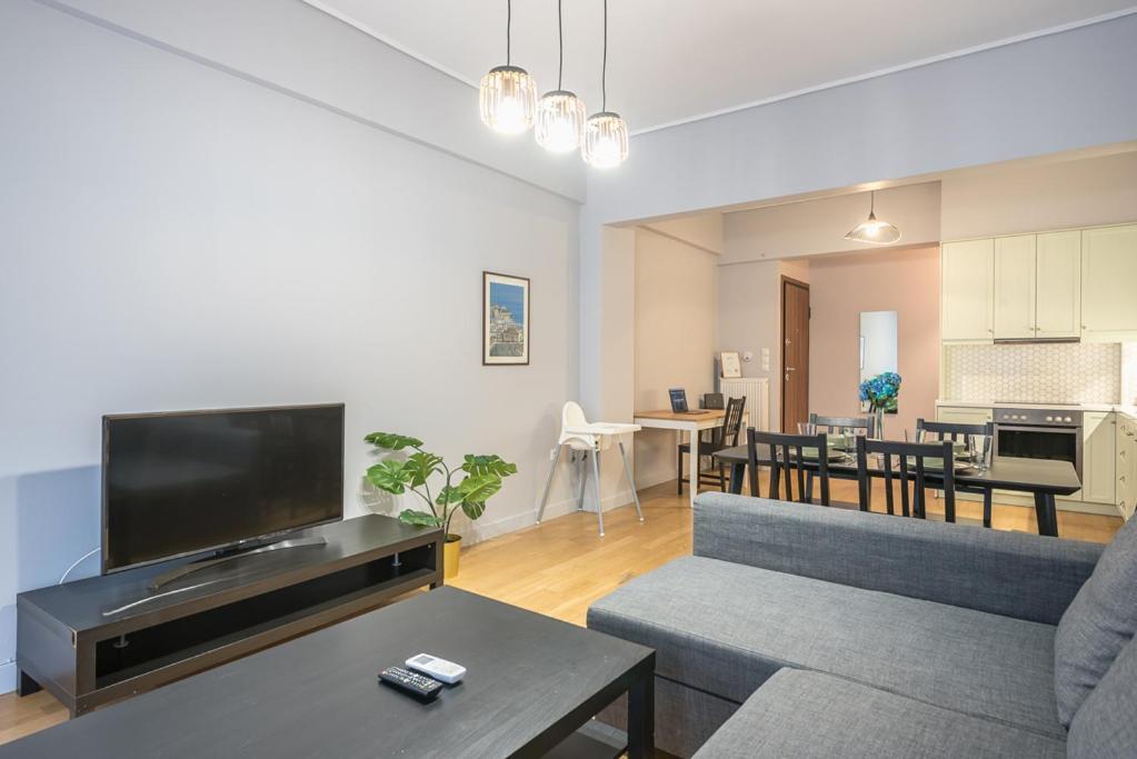Pame Rentals - 2Bd & 2Ba Home, 4 Min To Acropolis Атина Екстериор снимка